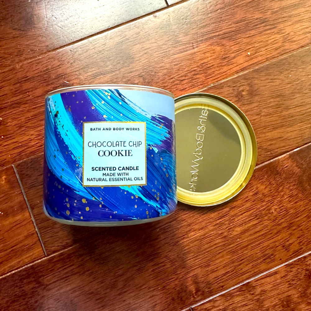 Bath and Body Works 3-Wick Candle: Chocolate Chip Cookie